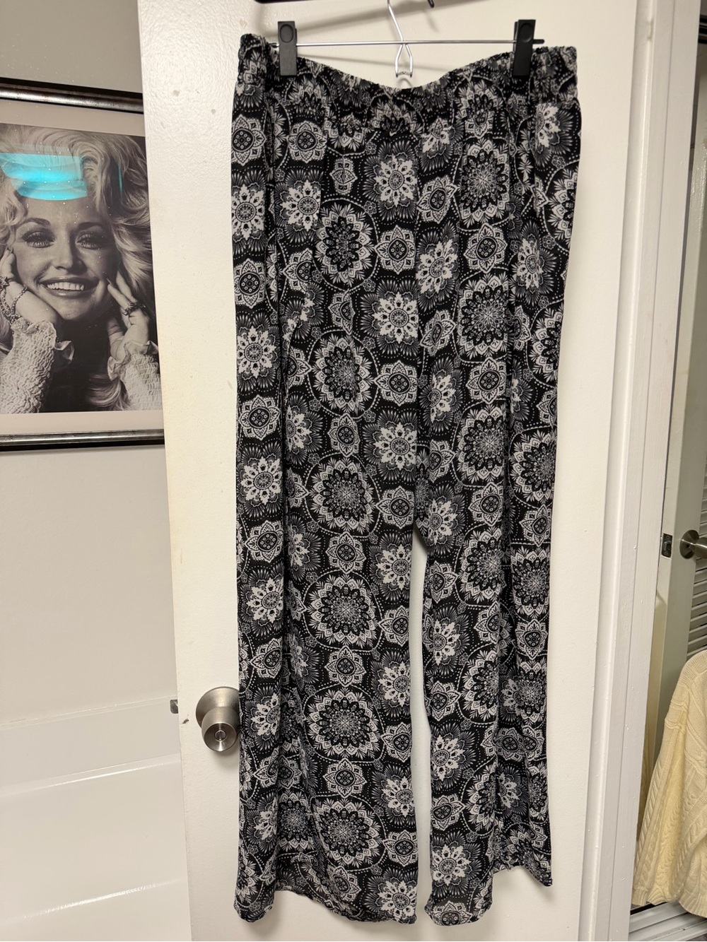 Torrid Medallion Side Slit Black & White Wide-Leg Pants, Women's Plus 2x